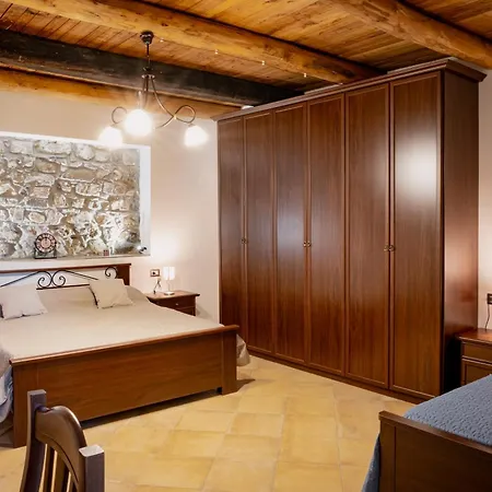 E Selvanera Bed & Breakfast