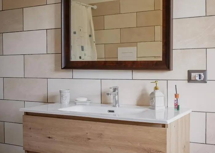 E Selvanera * Postiglione